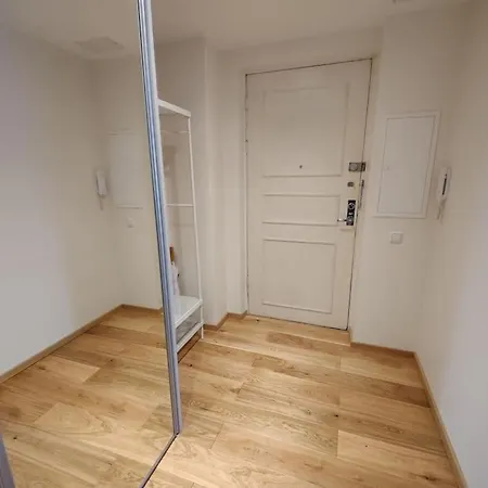 Apartment Sunny Studio In The City Center, Close To Old Town *