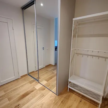 Apartment Sunny Studio In The City Center, Close To Old Town